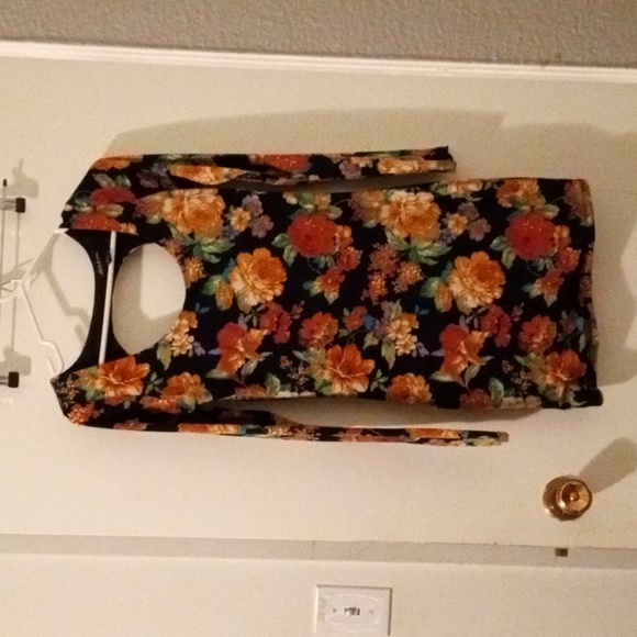 Floral t-knit dress - Picture 1 of 4